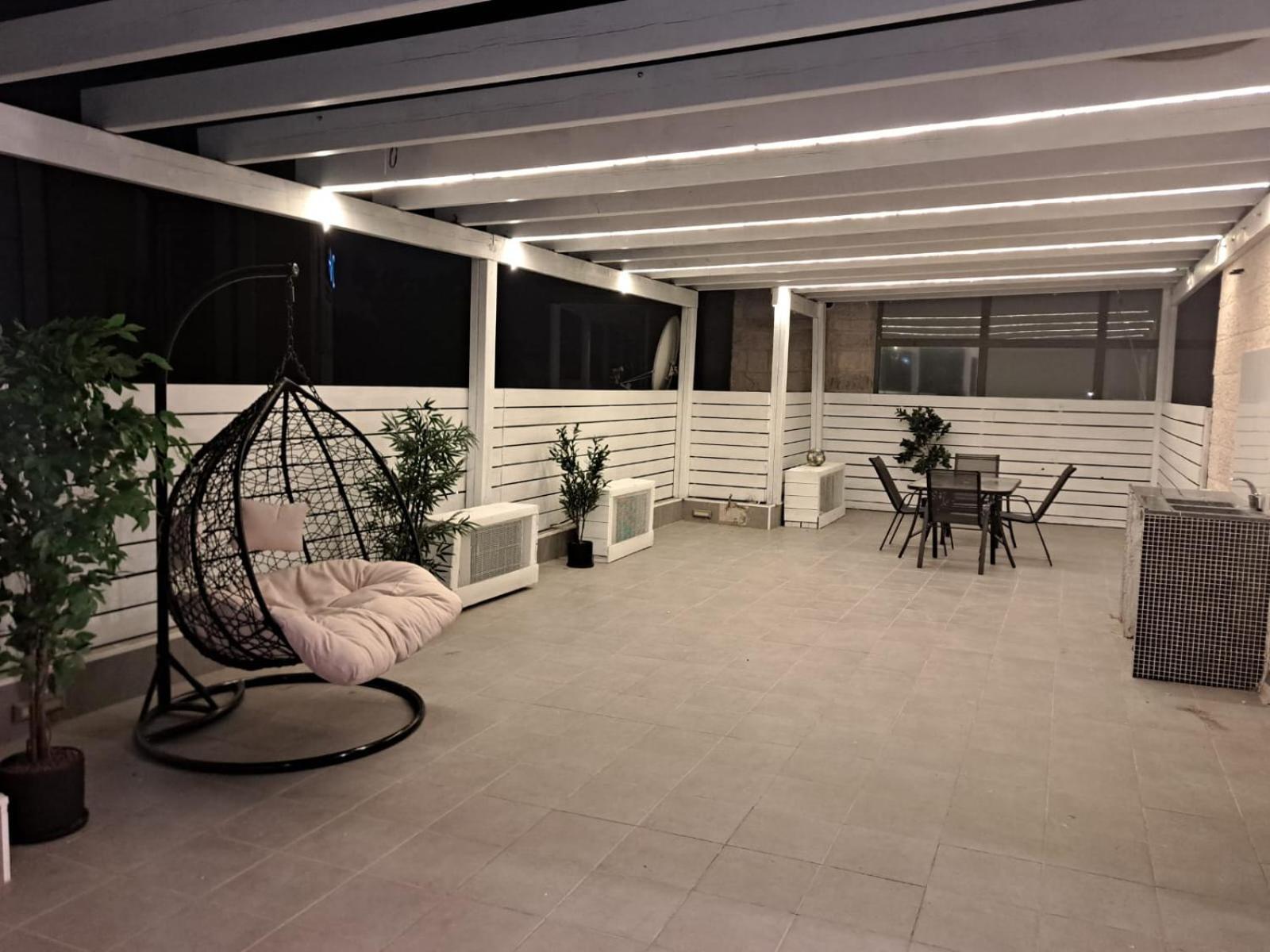 Authentic One Bedroom Apartment In City Center Jerusalem Eksteriør bilde