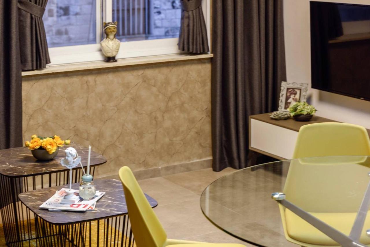 Authentic One Bedroom Apartment In City Center Jerusalem Eksteriør bilde