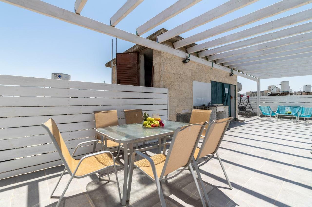 Authentic One Bedroom Apartment In City Center Jerusalem Eksteriør bilde